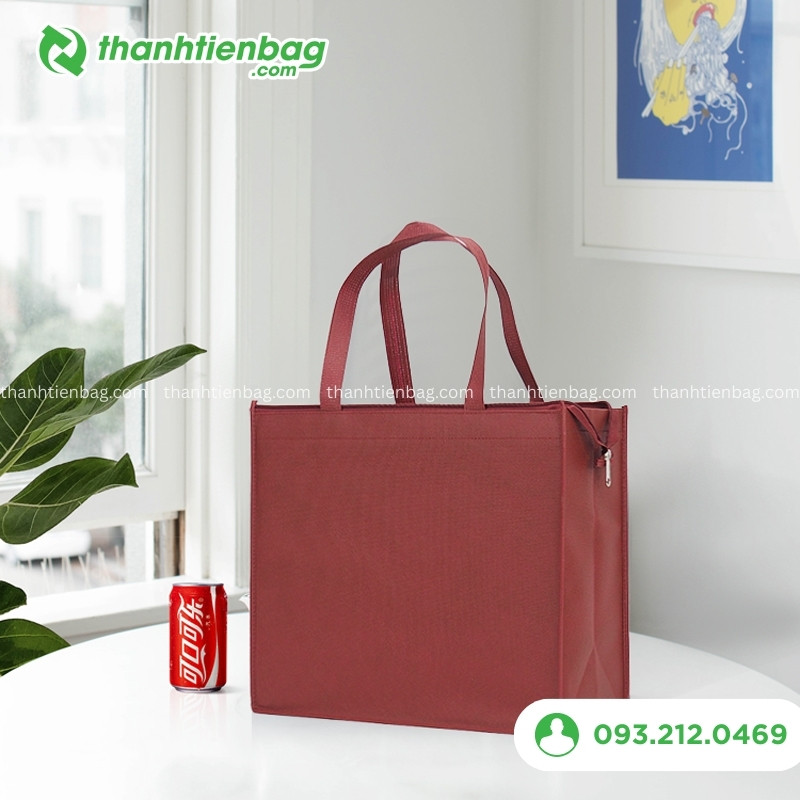  Mẫu t&uacute;i vải kh&ocirc;ng dệt x&aacute;ch tay m&agrave;u đỏ